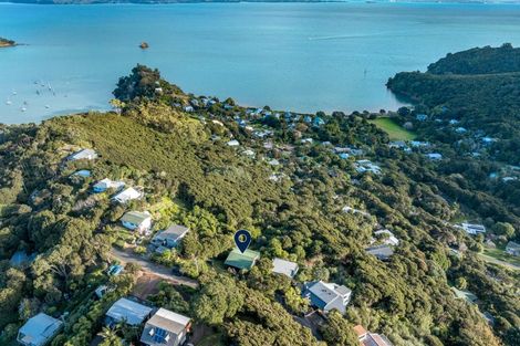 Photo of property in 40 Okoka Road, Omiha, Waiheke Island, 1081