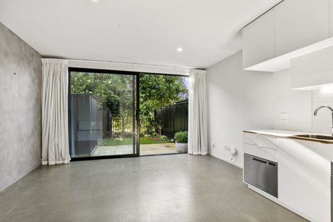 Photo of property in 15 Te Ara O Paetutu, Petone, Lower Hutt, 5012