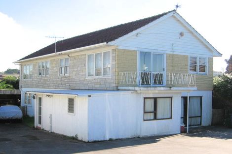 Photo of property in 476 East Coast Road, Windsor Park, Auckland, 0630