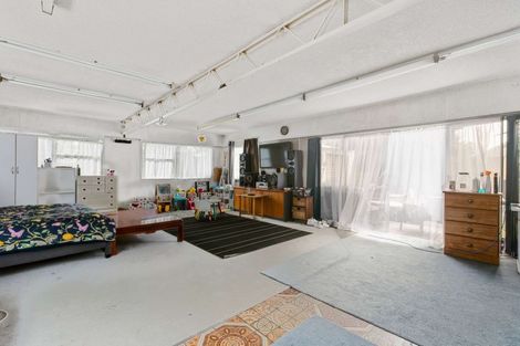 Photo of property in 10 Clendon Place, Manurewa, Auckland, 2102