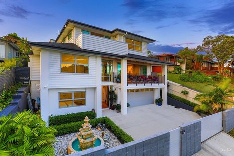 Photo of property in 13a Parr Terrace, Castor Bay, Auckland, 0620