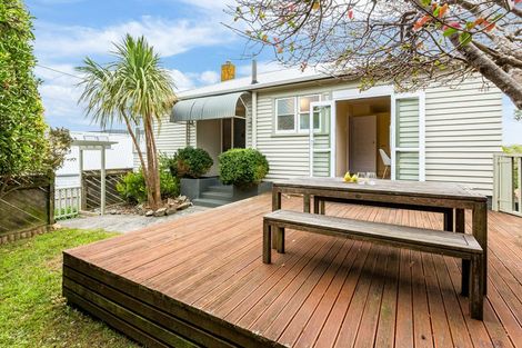 Photo of property in 15 Punjab Street, Khandallah, Wellington, 6035