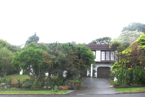 Photo of property in 61 Chelsea View Drive, Chatswood, Auckland, 0626