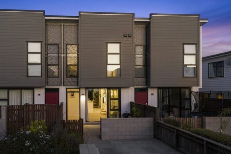 Photo of property in 7 Sacred Kingfisher Road, Hobsonville, Auckland, 0616