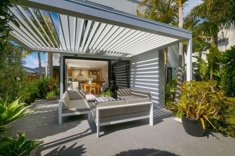 Photo of property in 55 Wainui Avenue, Point Chevalier, Auckland, 1022