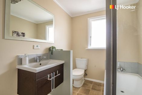 Photo of property in 2a Church Hill Road, Green Island, Dunedin, 9018