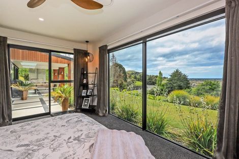 Photo of property in 1 Te Roera Drive, Taradale, Napier, 4112