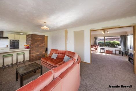 Photo of property in 37 Chippendale Crescent, Highbury, Palmerston North, 4412