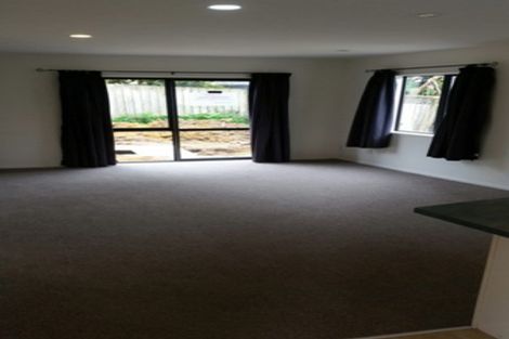 Photo of property in 12/36 West Coast Road, Glen Eden, Auckland, 0602