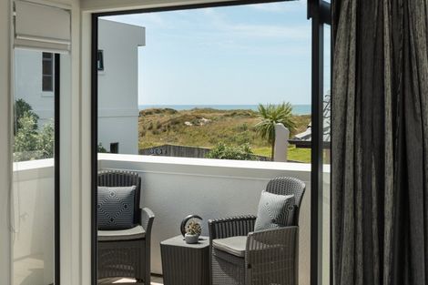 Photo of property in 4b Sunbrae Grove, Mount Maunganui, 3116