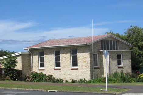 Photo of property in 6 Anderson Avenue, Point England, Auckland, 1072