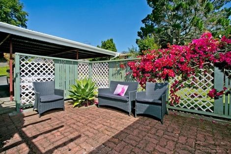 Photo of property in 2/53 Ayton Drive, Totara Vale, Auckland, 0629