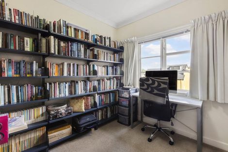 Photo of property in 41 Burma Road, Khandallah, Wellington, 6035