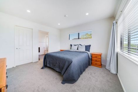 Photo of property in 71 Baverstock Road, Flat Bush, Auckland, 2016