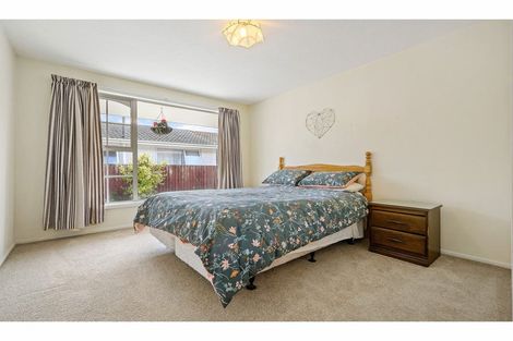 Photo of property in 2/203 Main North Road, Redwood, Christchurch, 8051