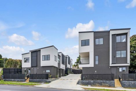 Photo of property in 2/24 Great South Road, Manurewa, Auckland, 2102