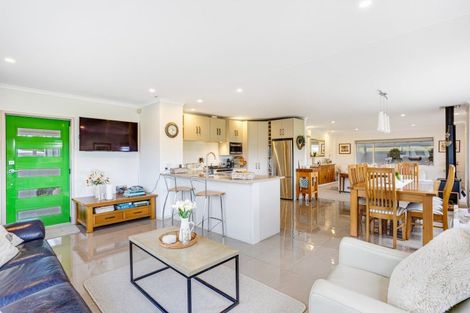 Photo of property in 170 Pomona Road, Kumeu, 0891