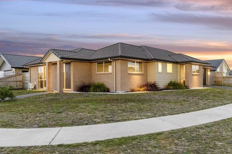 Photo of property in 18 Harding Drive, Papamoa Beach, Papamoa, 3118