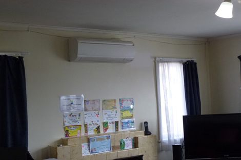 Photo of property in 11 Sherwood Avenue, Te Atatu South, Auckland, 0610