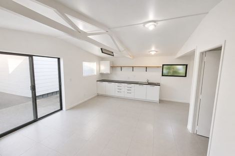 Photo of property in 2/36 Miro Street, New Lynn, Auckland, 0600
