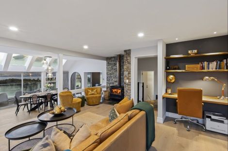 Photo of property in 10 Peregrine Place, Queenstown, 9300