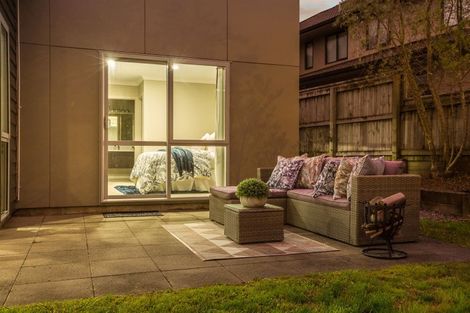 Photo of property in 5 Fiordland Place, Aotea, Porirua, 5024