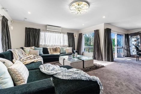 Photo of property in 138 Chelsea View Drive, Chatswood, Auckland, 0626