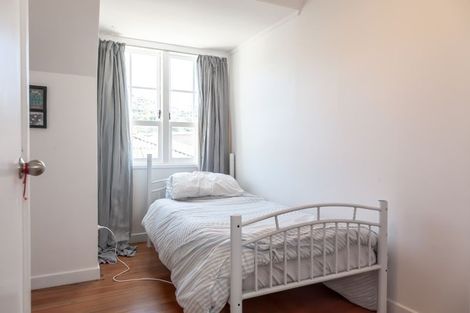 Photo of property in 35a Marine Parade, Seatoun, Wellington, 6022