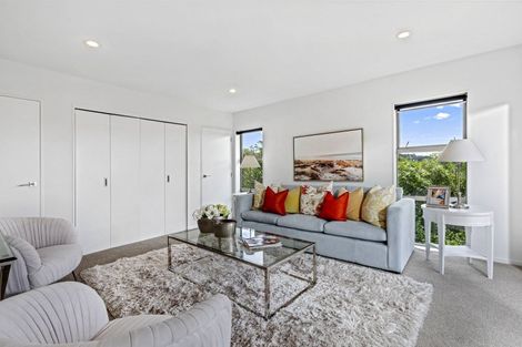 Photo of property in 127 Vaughans Road, Okura, Albany, 0792