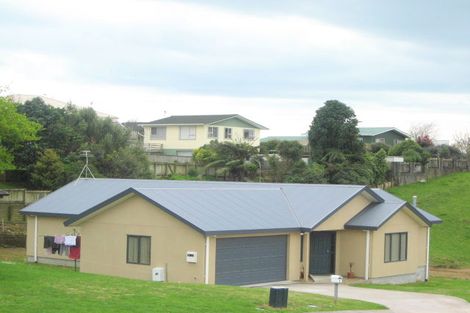 Photo of property in 9 Long Place, Frankleigh Park, New Plymouth, 4310