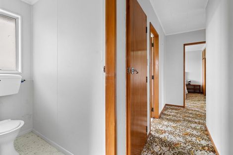 Photo of property in 6a Tait Place, Carterton, 5713