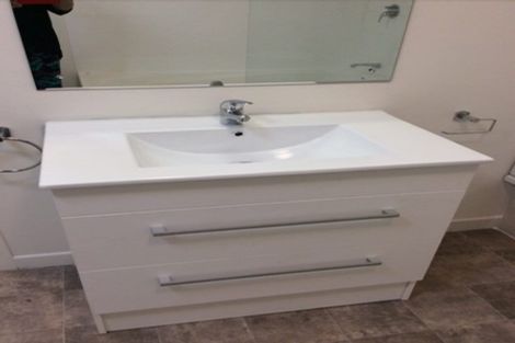 Photo of property in 135 Astley Avenue, New Lynn, Auckland, 0600