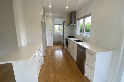 Photo of property in 5 Brookfield Road, Te Atatu Peninsula, Auckland, 0610