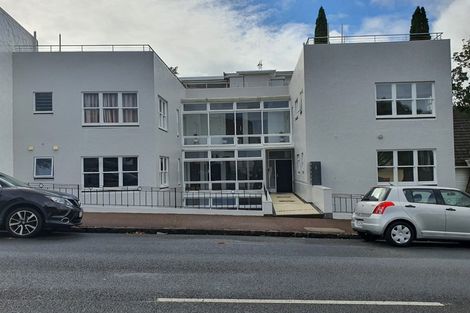 Photo of property in Illawarra Flats, 5/6 Brighton Road, Parnell, Auckland, 1052