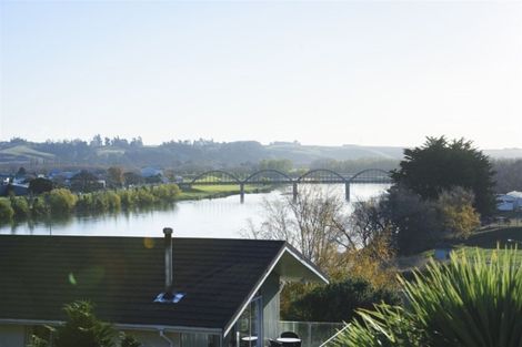 Photo of property in 8 Saint Andrew Place, Balclutha, 9230