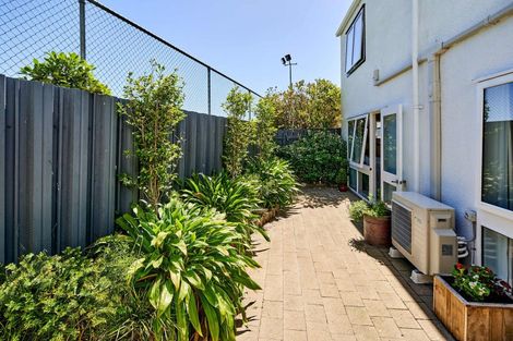 Photo of property in 7/354 Muritai Road, Eastbourne, Lower Hutt, 5013