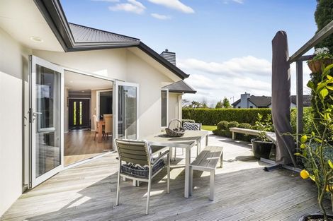 Photo of property in 2 Gibbston Close, Huntington, Hamilton, 3210