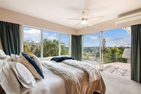 Photo of property in 358 Glenfield Road, Glenfield, Auckland, 0629