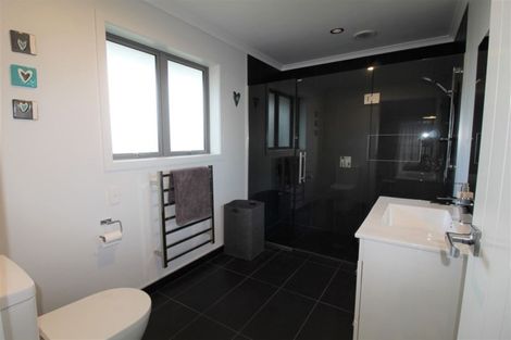 Photo of property in 13 Dove Place, Holmes Hill, Oamaru, 9401