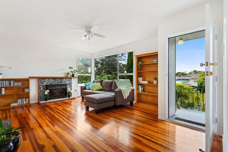 Photo of property in 3 Temuri Place, Glendene, Auckland, 0602