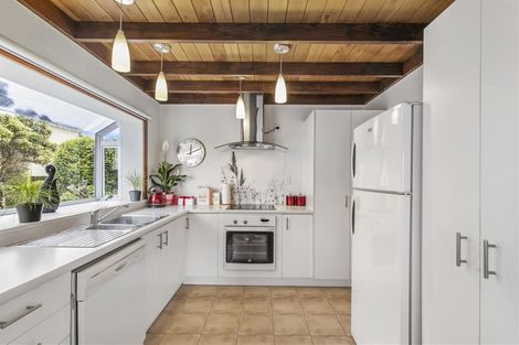 Photo of property in 1/22 Bronzewing Terrace, Unsworth Heights, Auckland, 0632