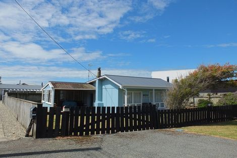 Photo of property in 13 Barber Street, Foxton Beach, Foxton, 4815