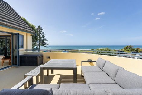 Photo of property in 190 Marine Parade, Mount Maunganui, 3116