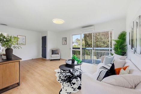Photo of property in 5 Lisa Rise, Half Moon Bay, Auckland, 2012