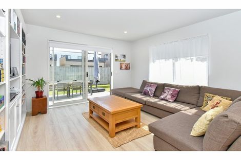 Photo of property in 7 Waituarua Drive, Takanini, 2112