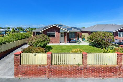 Photo of property in 27 Saltaire Street, North New Brighton, Christchurch, 8083