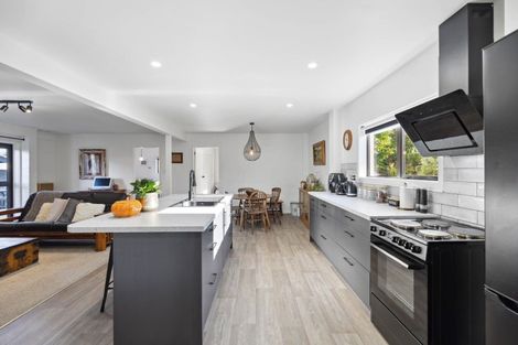 Photo of property in 239 Mapara Road, Acacia Bay, Taupo, 3385