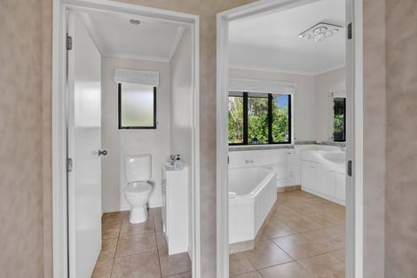 Photo of property in 311 Croydon Road, Midhirst, Stratford, 4394