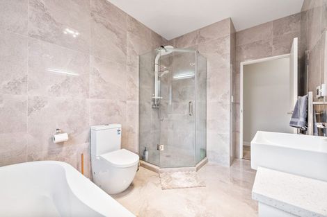 Photo of property in 4 Lewis Younie Road, Kumeu, 0810