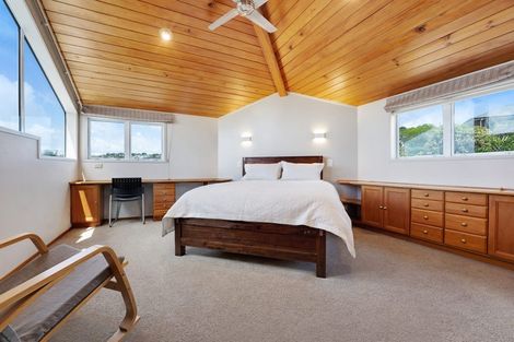 Photo of property in 7b Peter Terrace, Castor Bay, Auckland, 0620